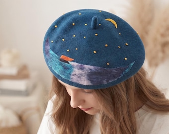 Sterrennacht wollen baret, handgeborduurd met maan, sterren, oceaangolven en een boot, nautische Franse hoed, een artistiek verjaardags- of kerstcadeau voor haar.