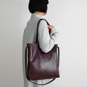 Multi-functional Leather Tote Bordeaux,  leather shopper, crossbody bag, big shoulder bag