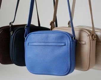 Crossbody Zip Bag M Cornflower Blue Leather, leather purse, shoulder bag, cross body purse, handbag
