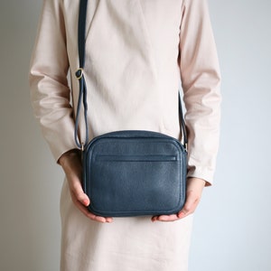 Crossbody Zip Bag M Blue Leather, leather purse, shoulder bag, cross body purse, handbag Blue