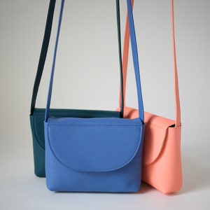 Minimalistische Schultertasche echt Leder Kornblumenblau, kleine Tasche, Handtasche, 11 Farben erhältlich Cornflower Blue