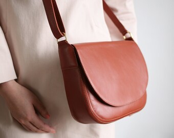 Crossbody Saddle Bag Copper Brown Leather, minimalistic shoulder bag