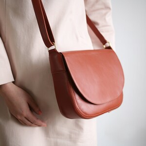 Crossbody Saddle Bag Copper Brown Leather, minimalistic shoulder bag