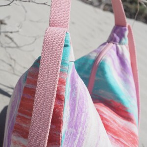 Borsa a tracolla Upcycling Mix di colori / Rosa immagine 4