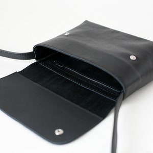 Minimalistische Schultertasche echt Leder Schwarz, kleine Schultertasche, Handtasche, 3 Farben erhältlich image 3