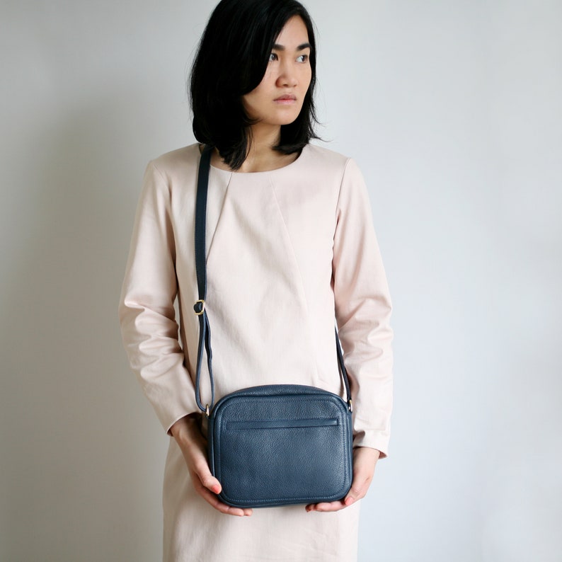 Crossbody Zip Bag M Blue Leather, leather purse, shoulder bag, cross body purse, handbag image 2