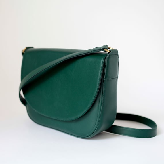 Crossbody Saddle Bag Forest Green Leather: Handmade