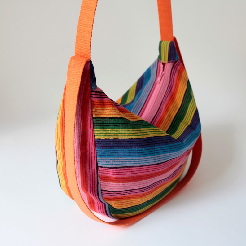 Bolso bandolera POUCH Upcycling rayas de colores imagen 3