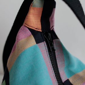 Upcycling Shoulder Pouch Bag 90s Blanket I image 5