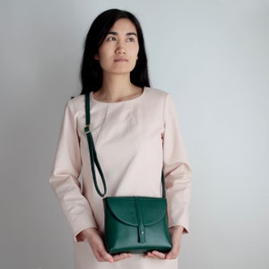 Crossbody Box Bag Forest Green Leather, bolso de cartera, bolso de cuero, bolso de hebilla imagen 4