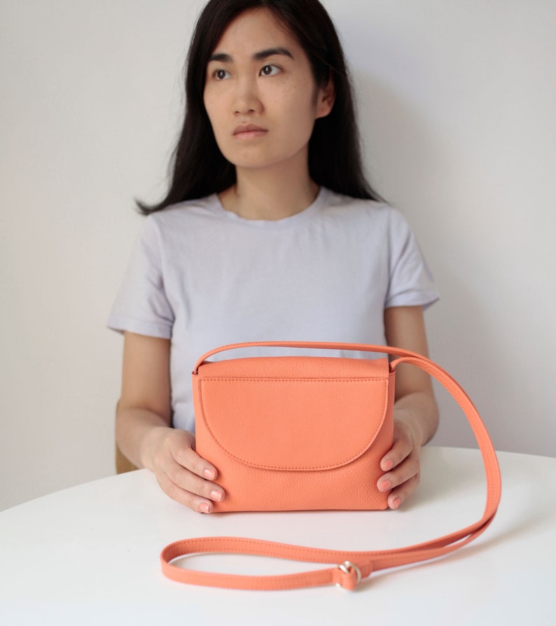 Minimalistische Schultertasche echt Leder Kornblumenblau, kleine Tasche, Handtasche, 11 Farben erhältlich Coral Orange