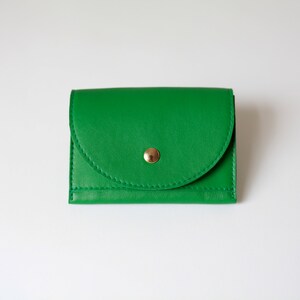 Cartera pequeña Flamingo Pink, cartera plana para mujer, monedero pequeño de piel, cartera para hombre Grass green