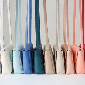 Minimalistische Schultertasche echt Leder Kornblumenblau, kleine Tasche, Handtasche, 11 Farben erhältlich image 8