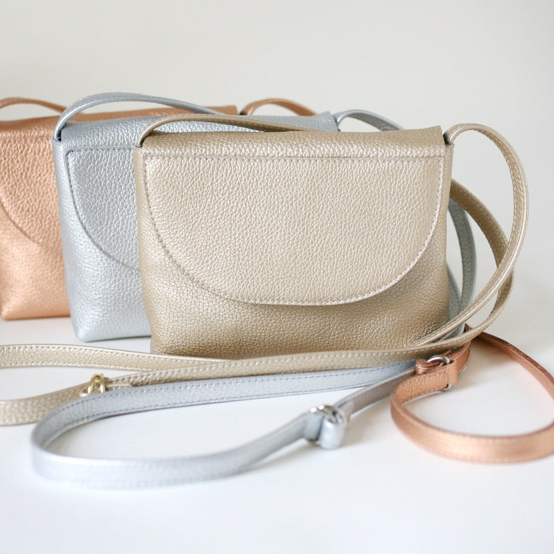 Minimalistische Schultertasche echt Leder Hellbeige, kleine Tasche, Handtasche, 13 Farben erhältlich Light Gold