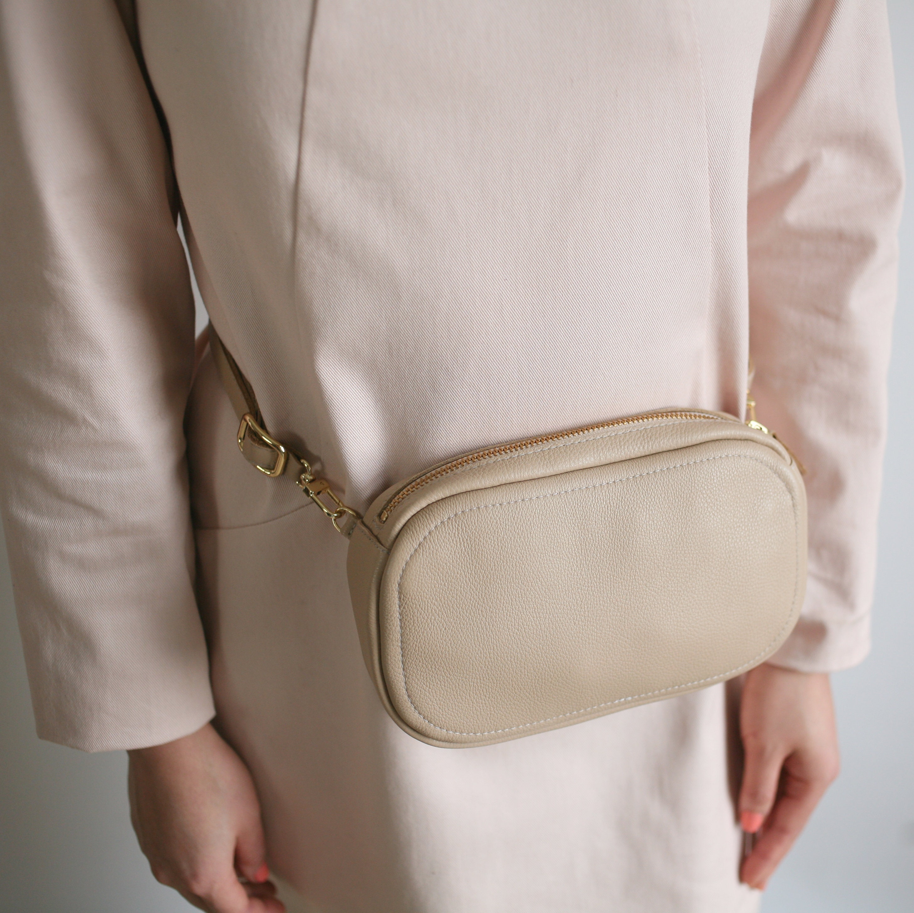 ハート刺繍スマホポシェット[品番：IGAW0005250]｜axes femme