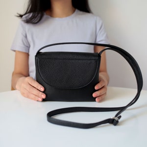 Sac à bandoulière minimaliste en cuir noir, petit sac cartable, sac à main, sac à main en cuir, 13 couleurs disponibles