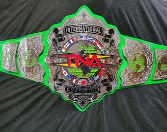 WWE アンディスピューテッド チャンピオンシップベルト、デラックス