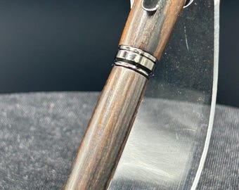 Hermoso bolígrafo de wengué para cigarrillos