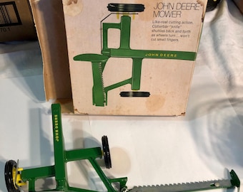 John Deere Sickle Mower Like-Real Cutting Action New in Box Old New Stock