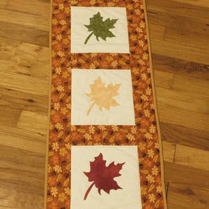 Fall Table Runner, Autumn Decor, Fall Leaves, Thanksgiving, Maple Leaves, Quilted Table Runner, Table Setting, Centerpiece, Table Topper