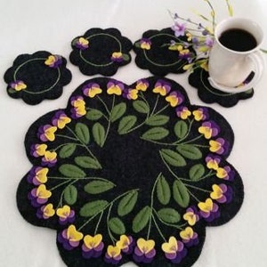 Wool Applique Pattern, Violet Pattern, Summer Wool Applique, Wool Candle Mat, Penny Rug Pattern, Garden Applique Pattern, PATTERN ONLY