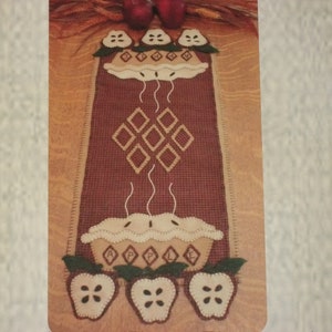Wool Applique Pattern, Apple Pie Wool Applique Pattern, Fall Wool Applique, Wool Table Runner, Penny Rug Pattern, Autumn, PATTERN ONLY