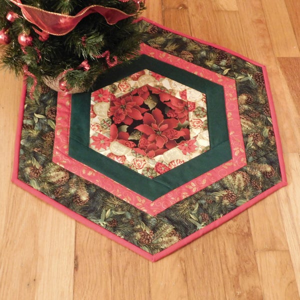 Christmas Table Topper, Christmas Decor, Holiday Decor, Poinsettia Decor, Quilted Table Runner, Table Setting, Centerpiece, Seasonal Decor