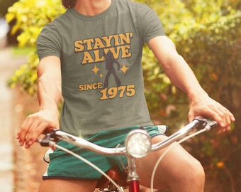 1975年からずっと生きているTシャツ、面白い誕生日Tシャツ、レトロディスコTシャツ、70年代ノスタルジアTシャツ、ヴィンテージスタイルのグラフィックTシャツ