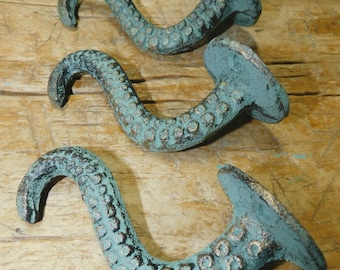 2 Cast Iron OCTOPUS TENTACLE Wall Hooks Bathroom Towel Hook Nautical Coat Key
