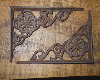 2 Cast Iron Antique Style Web Brackets, Garden Braces Shelf Bracket