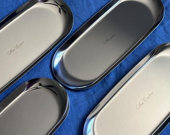 Bandeja de acero inoxidable personalizada para joyas: bandeja de plata personalizada, bandeja minimalista cromada para tocador, bandeja para anillos grabada, regalo moderno.