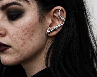 Silber Cyber Punk Ohrmanschette - Skulpturale Y2K Ohrring, kein Piercing