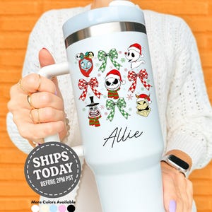 Vaso con personajes navideños, taza navideña espeluznante, regalo navideño personalizado, fan de Pesadilla antes de Navidad, artículos para beber de invierno imagen 1