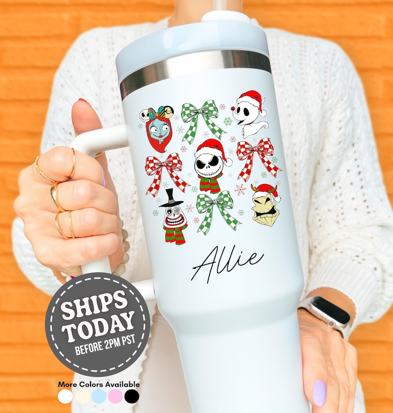 Vaso con personajes navideños, taza navideña espeluznante, regalo navideño personalizado, fan de Pesadilla antes de Navidad, artículos para beber de invierno imagen 1