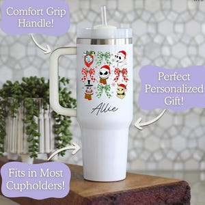 Vaso con personajes navideños, taza navideña espeluznante, regalo navideño personalizado, fan de Pesadilla antes de Navidad, artículos para beber de invierno imagen 5