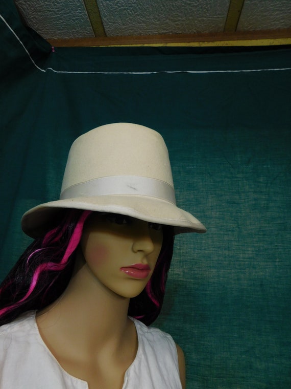 Vintage from the 1960s ladies ivory fedora - image 1