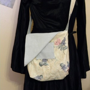 reversable messenger purse