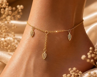 Blattgold Fußkettchen, Boho botanischer Schmuck, Edelstahl-Kette, zierliches minimalistisches Stück, einstellbare Größe, individuelles Geschenk für sie