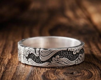 Sterling Silver Artisan Ring for Men – Handmade Textured Band with Abstract Flowing Wave Motif and Unique Irregular Edge.
