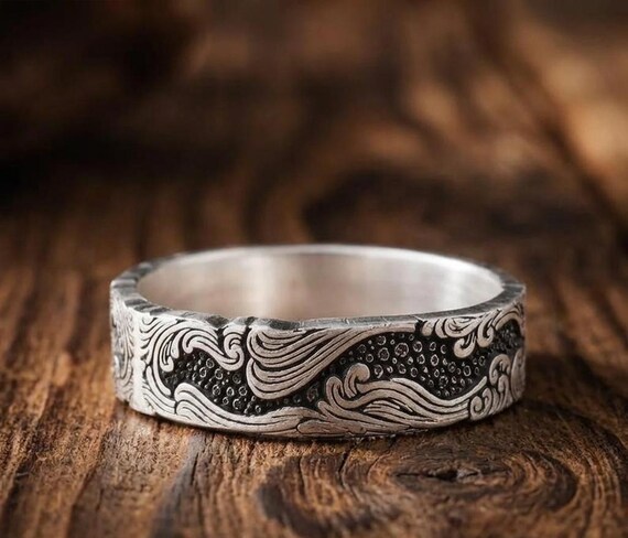 Sterling Silver Artisan Ring for Men – Handmade Textured Band with Abstract Flowing Wave Motif and Unique Irregular Edge.