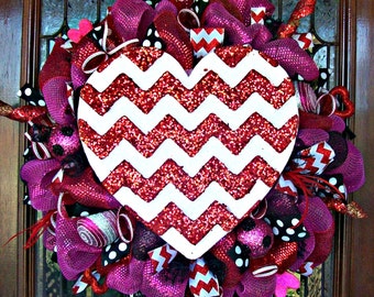 Valentine wreath, love Valentine wreath, burlap Valentine wreath, rustic Valentine wreath, primitive Valentine wreath