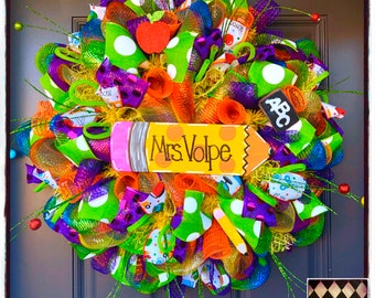 Personalized Teacher Gifts - Teacher Wreath - Personalized Pencil Sign - Teacher Appreciation Gift - elementary wreath