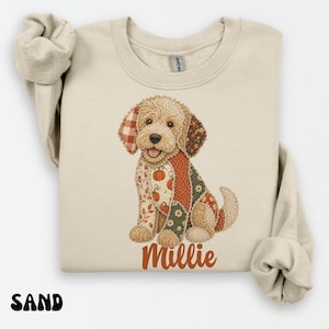 Gepersonaliseerd Goldendoodle-sweatshirt, trui met ronde hals en aangepaste hondennaam voor de herfst, patchwork cadeau voor een Goldendoodle-moeder, trui voor hondenliefhebbers in de herfst