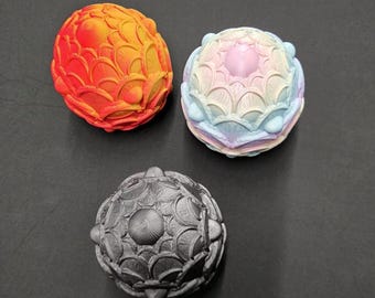 Almacenamiento de huevos, criaturas grandes de hasta 60 cm (24") con temática de dragón de galleta.