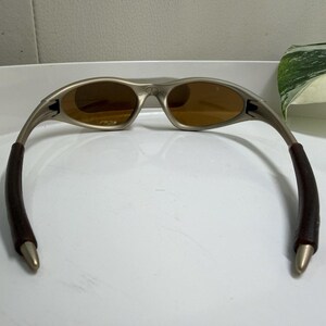 Vintage Oakley Minute 1.0 Sunglasses - Gold Metallic Frame - Amber Lenses - Rare.  USA image 5
