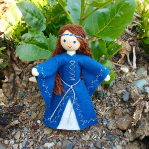 Maid Marian Doll Dollhouse Doll Princess Doll Bendy Doll Dollgouse Castle Robin Hood image 3