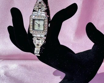 Vintage Avon Quartz Watch and Bracelet Set: Beaded Marcasite  display picture 2