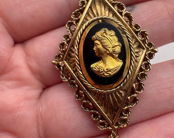 Vintage svart och guld cameo-hänge | Art Deco-smycken med filigranmotiv