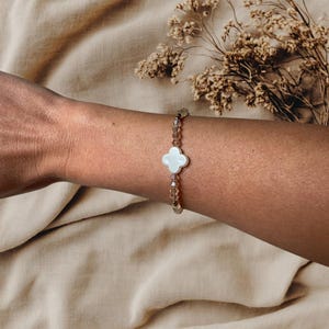 Handmade beaded bracelet-jewelry-personalizable-gift for any occasion-friendship bracelet-gift idea-handmade-clover leaf