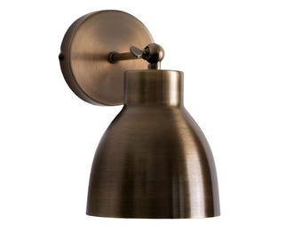 Aged Brass Wall Sconce: Adjustable Mid-Century Style Lamp